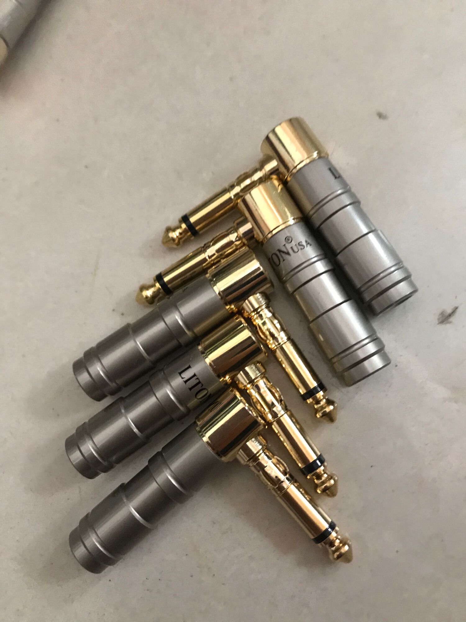 Jack 6 ly cong Hàn dây
