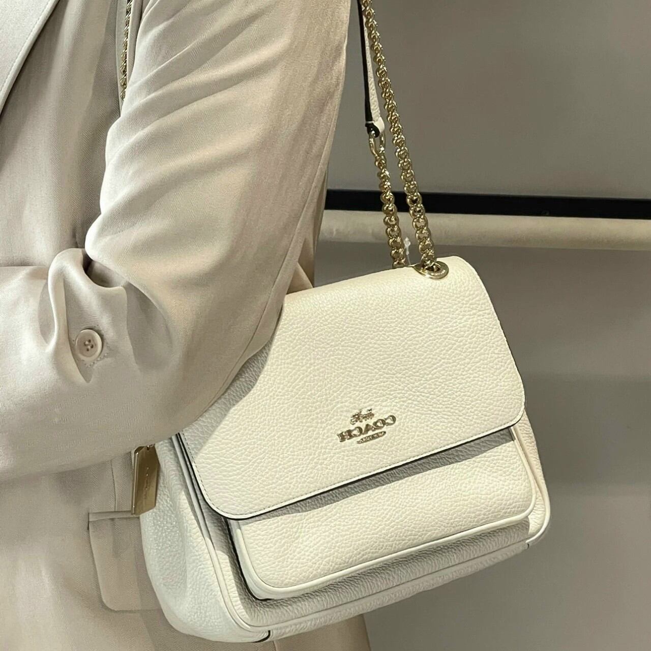 Túi Coach Klare Crossbody 25 màu trắng siêu hot