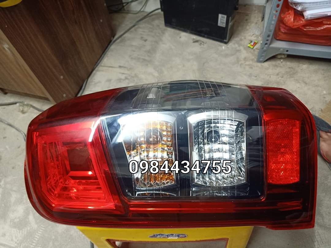 đèn hậu triton 2020 ko led