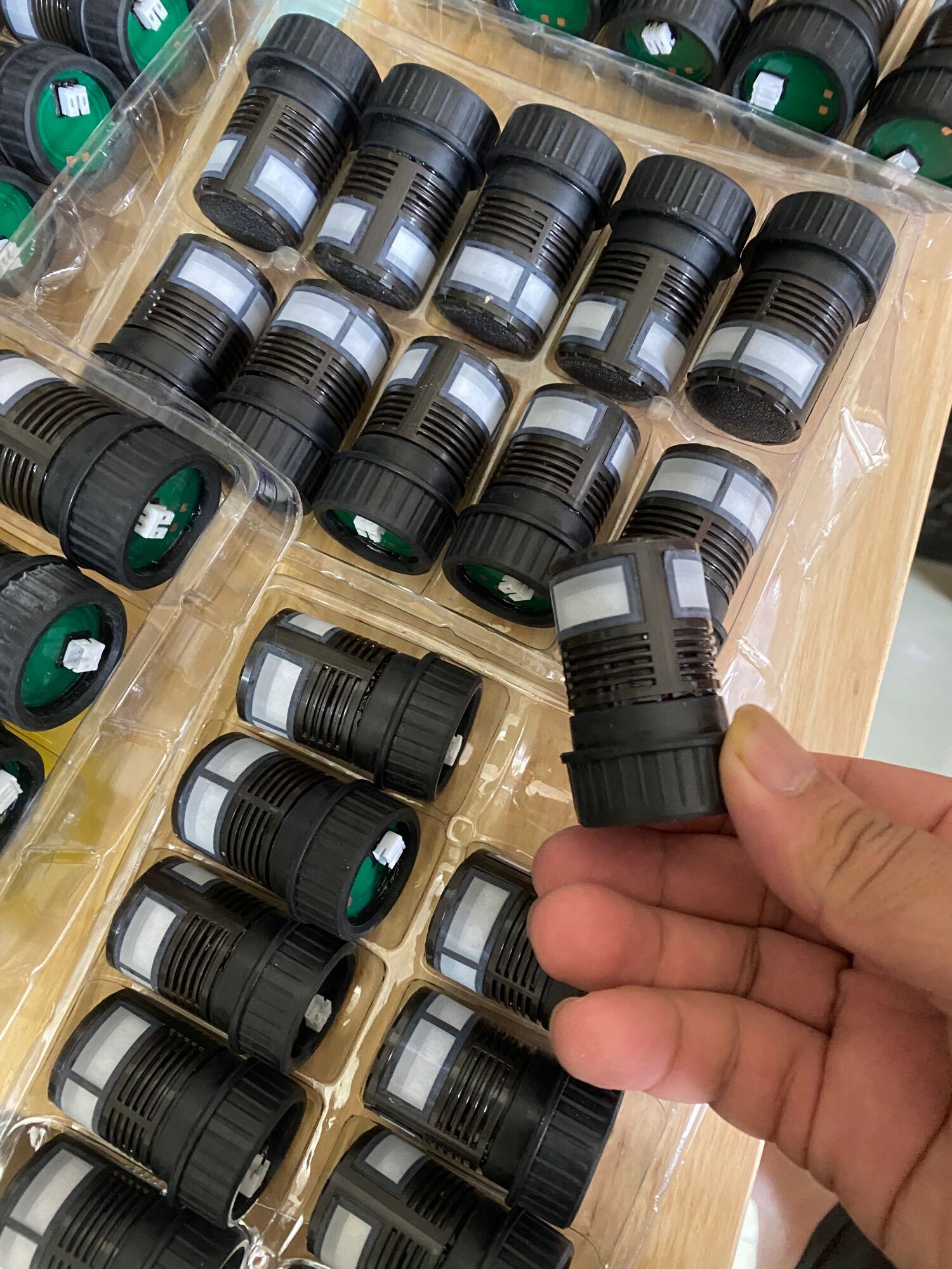 Côn míc LR gia 230k gia một cái