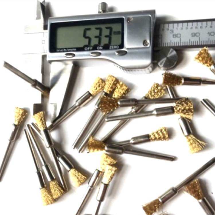 Chổi bút đánh gỉ màu đồng 5mm cán 3mm