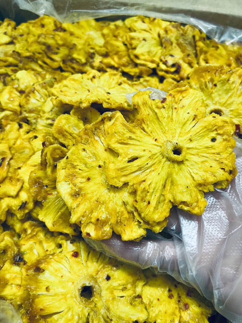 Khóm sấy muối ớt hộp 300gr