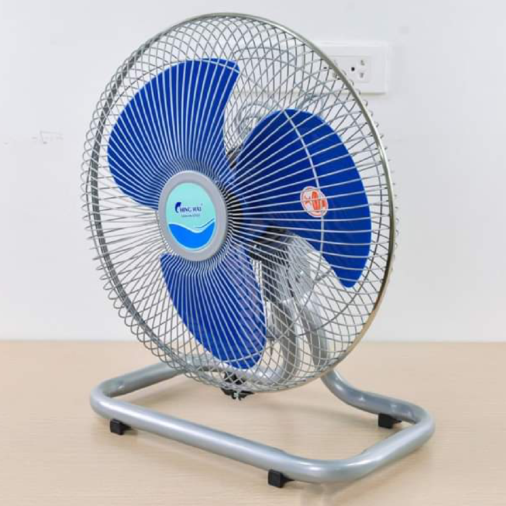 Quạt sàn chân quỳ ChingHai FF802