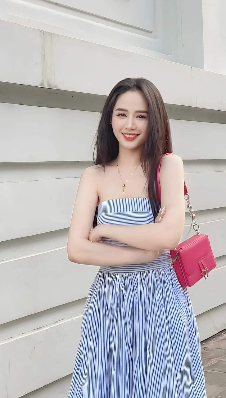 Đầm maxi cúp ngực sọc kèm cài