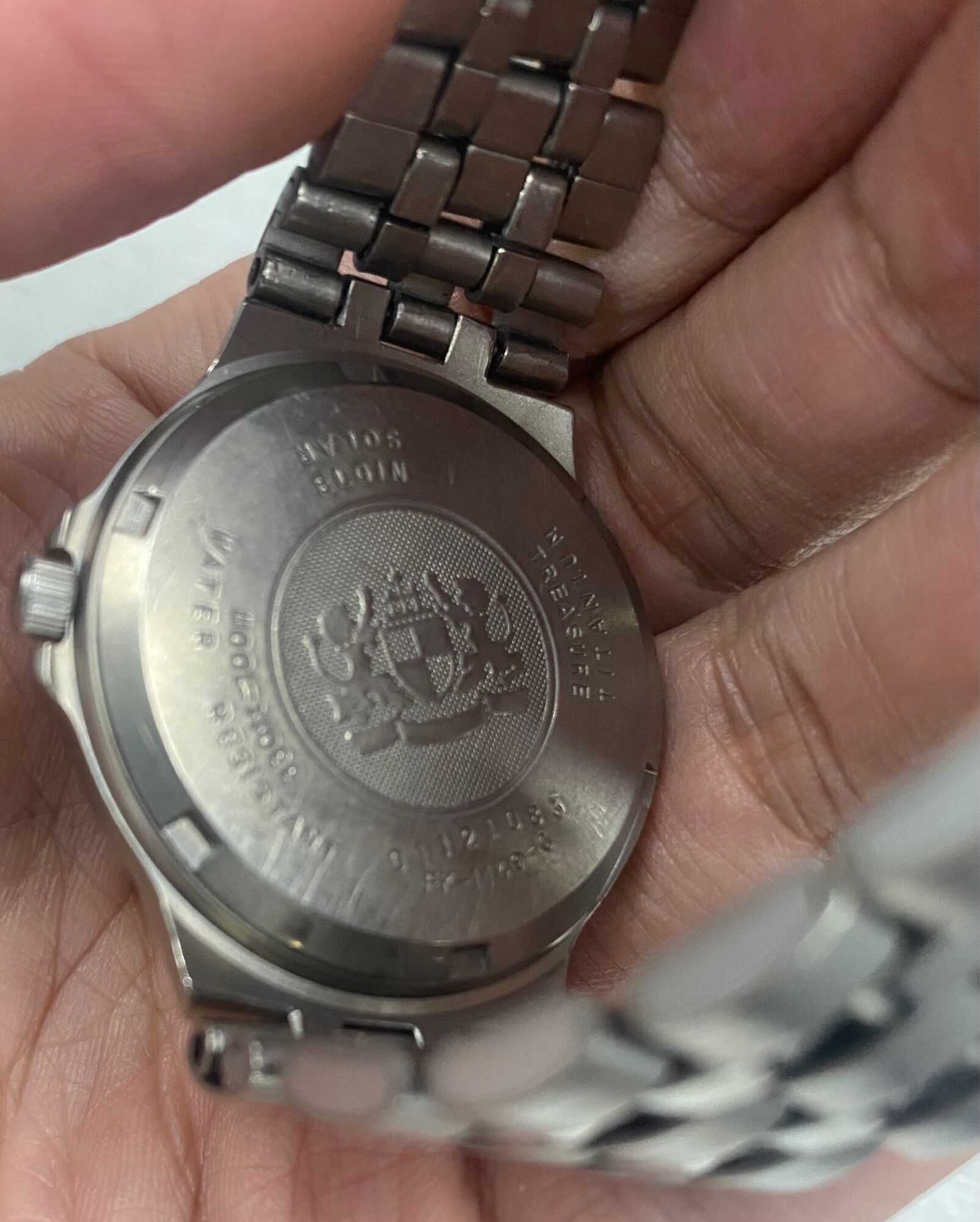 Đồng hồ Elgin Titanium Solar Drive nguyên zin, đẹp