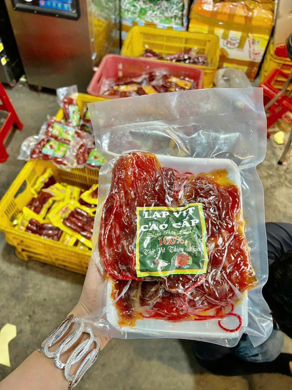 lạp xưởng vịt đặc biệt Cai Lậy Tiền Giang (500gr)