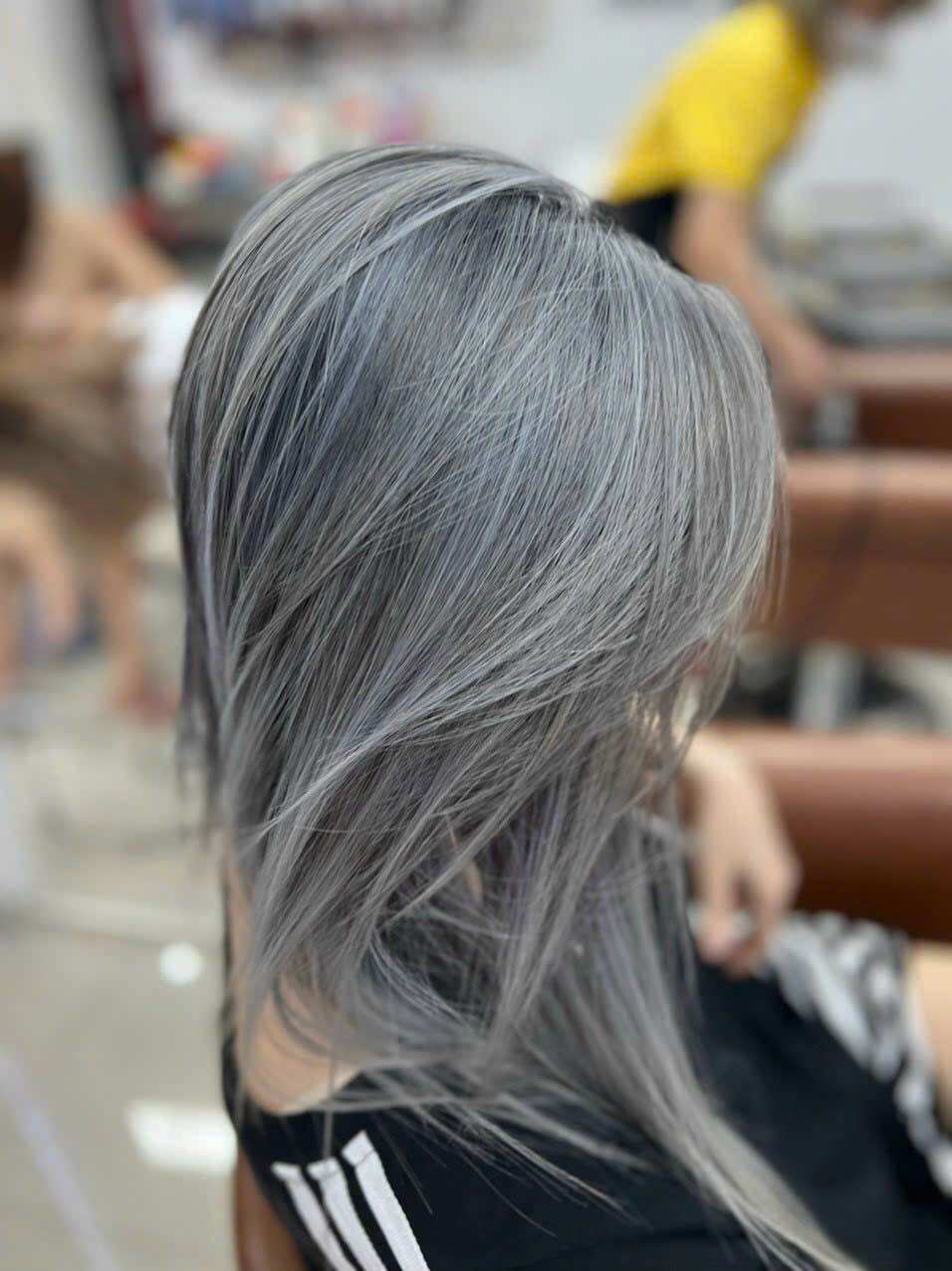 NHỘM MÀU THỜI TRANG