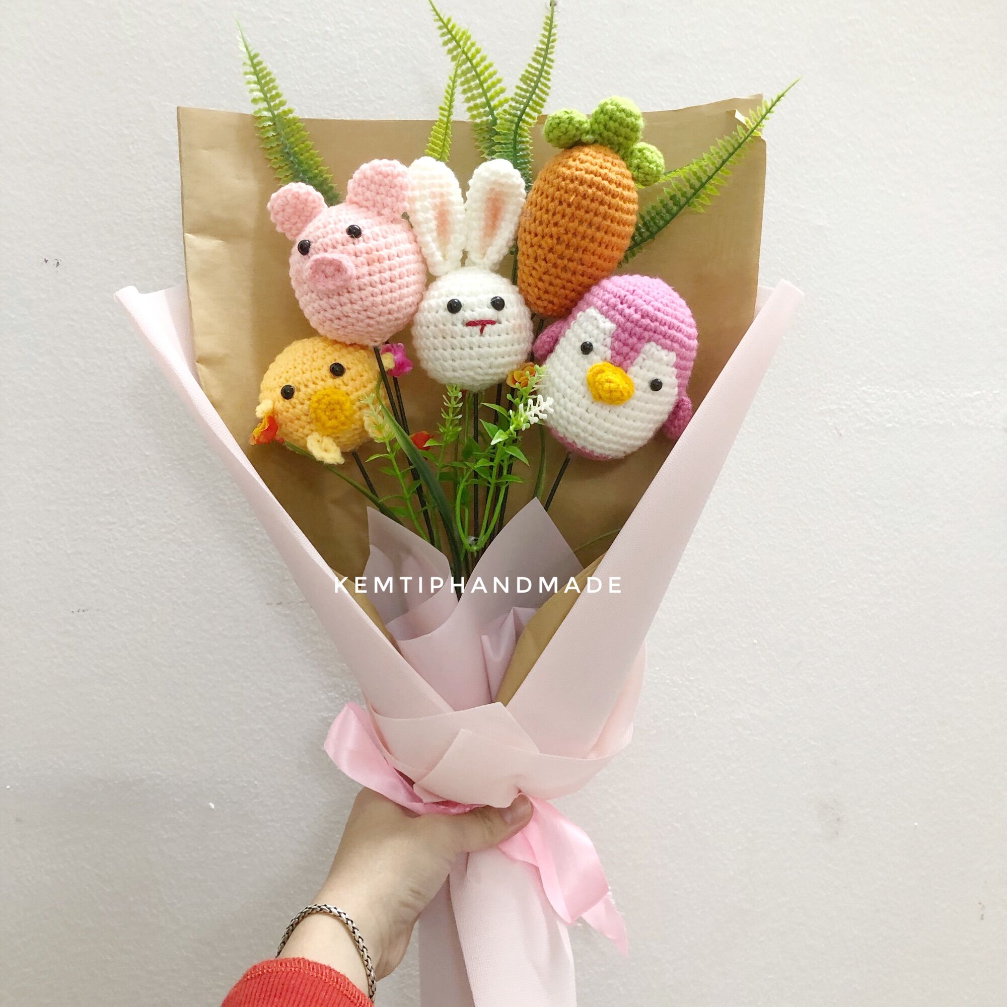 Hoa gà, lợn bằng len móc tay handmade