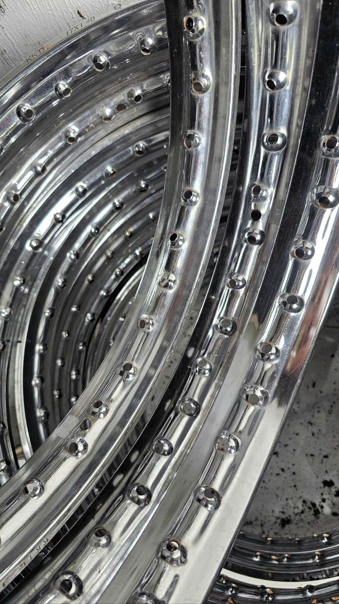 ( Niềng cũ ) Niềng Vành cỡ 1.2×17 ,1.4×17 ,1.6×17 dành cho xe đi ruột: dream, wave future,.... còn đẹp chạy bền.