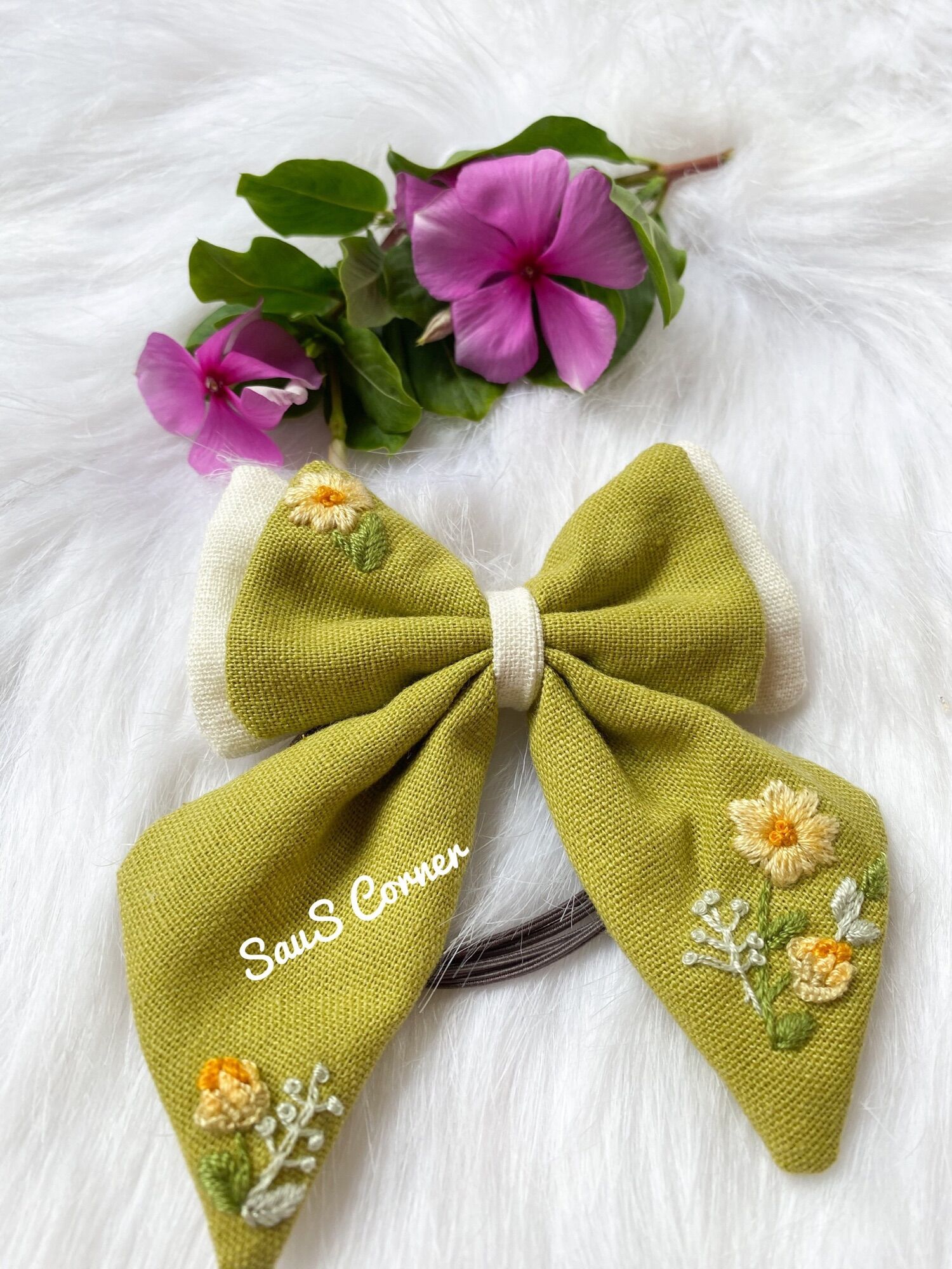 Nơ cột tóc thêu tay handmade