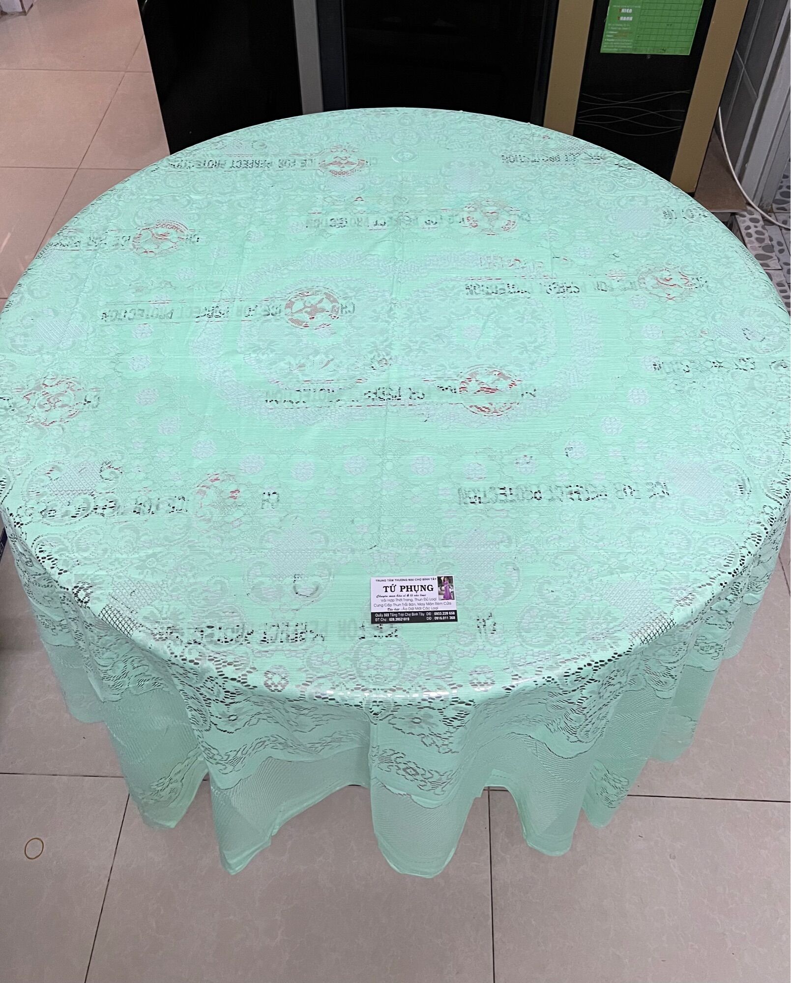 Khăn trải bàn ren 1m7 x 1m7,chất dày