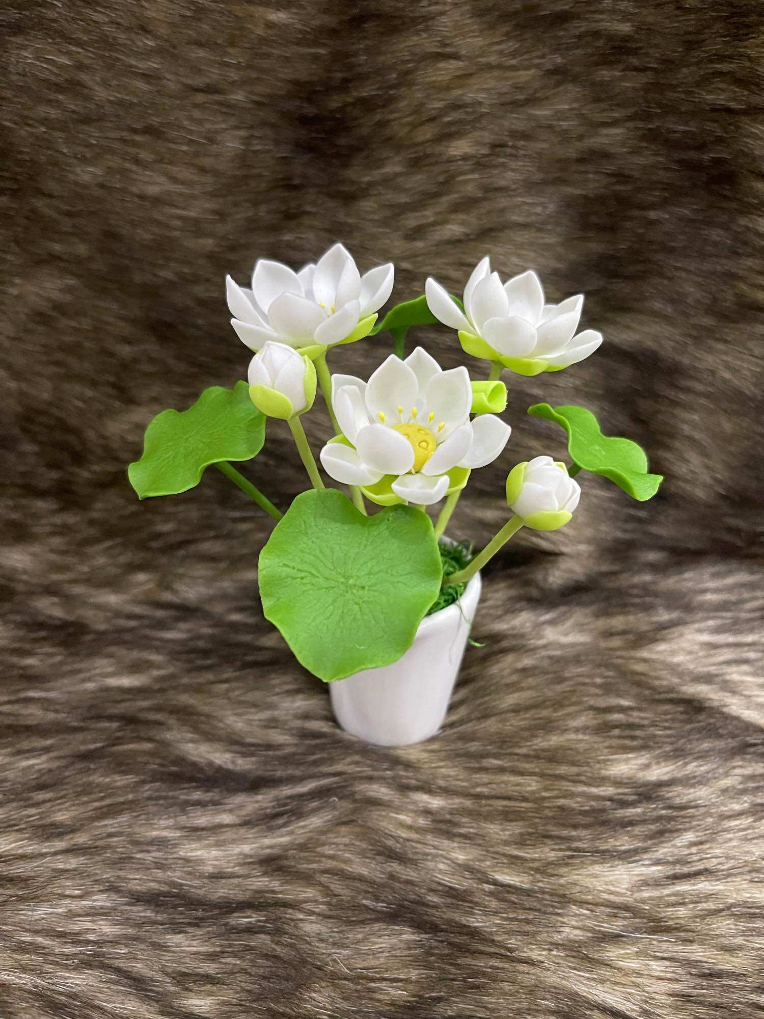 Bình hoa sen nhỏ thủ công bằng đất sét