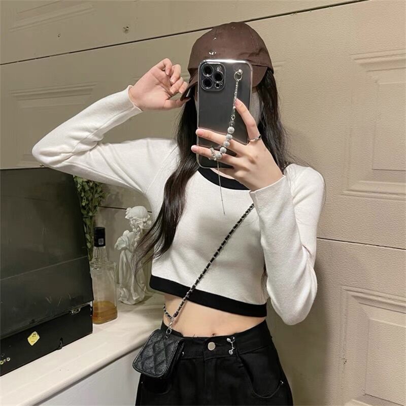 Áo croptop tay dài cổ tròn