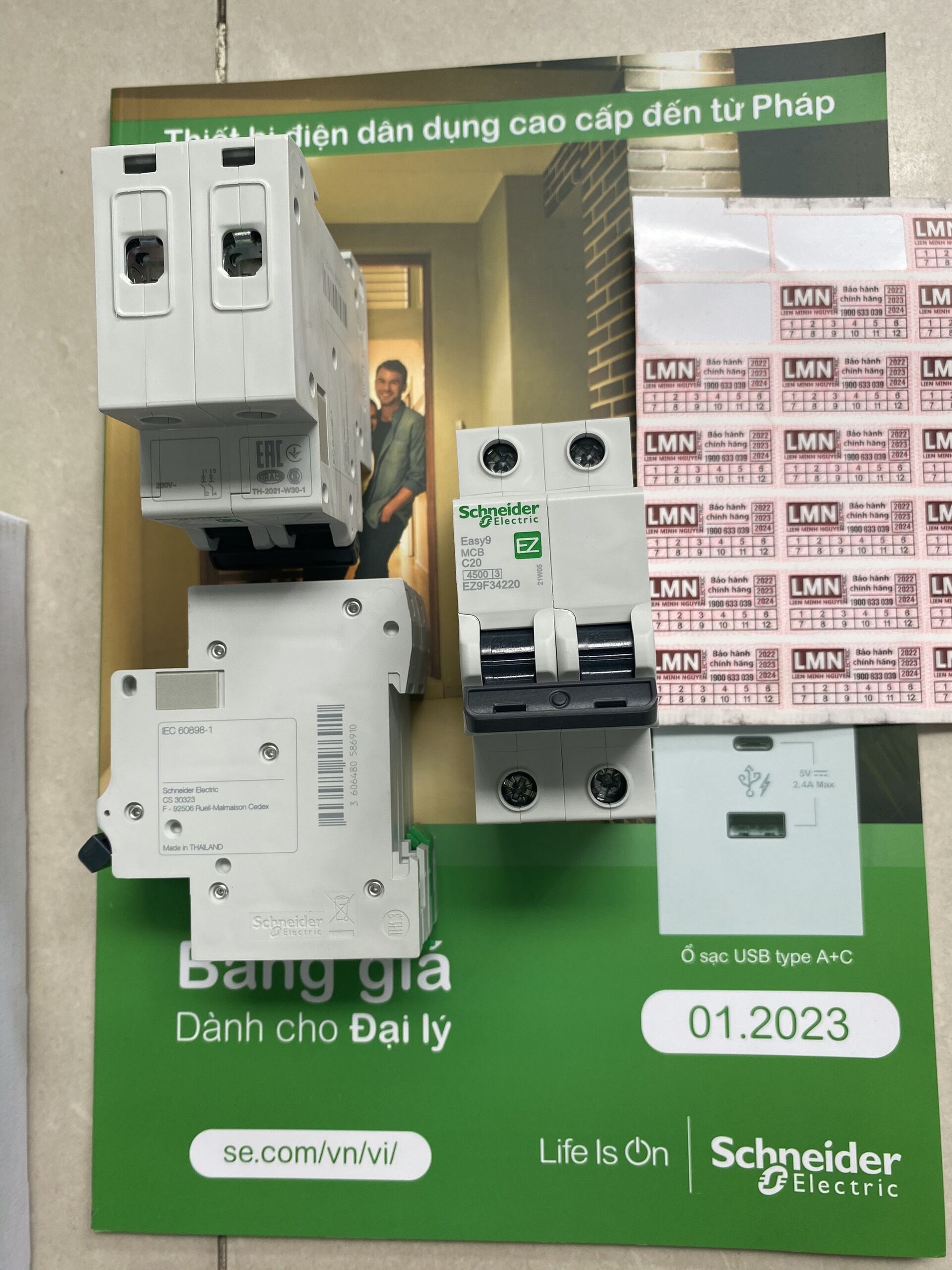 Schneider Aptomat MCB 2 pha 2 tép 40A EZ9F34240