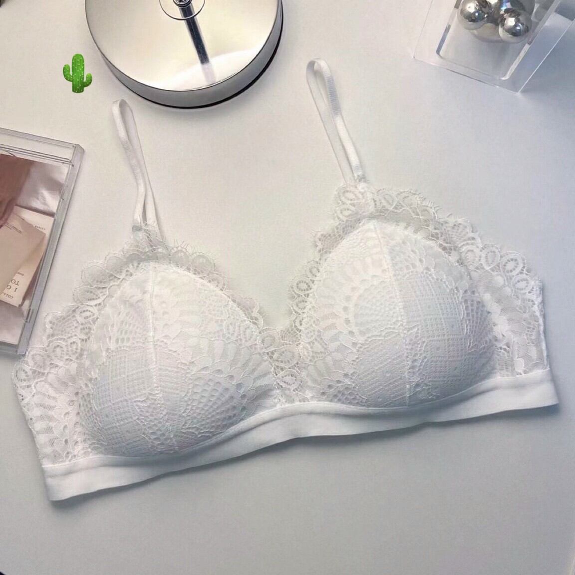 Áo bra phối ren cúp ngực