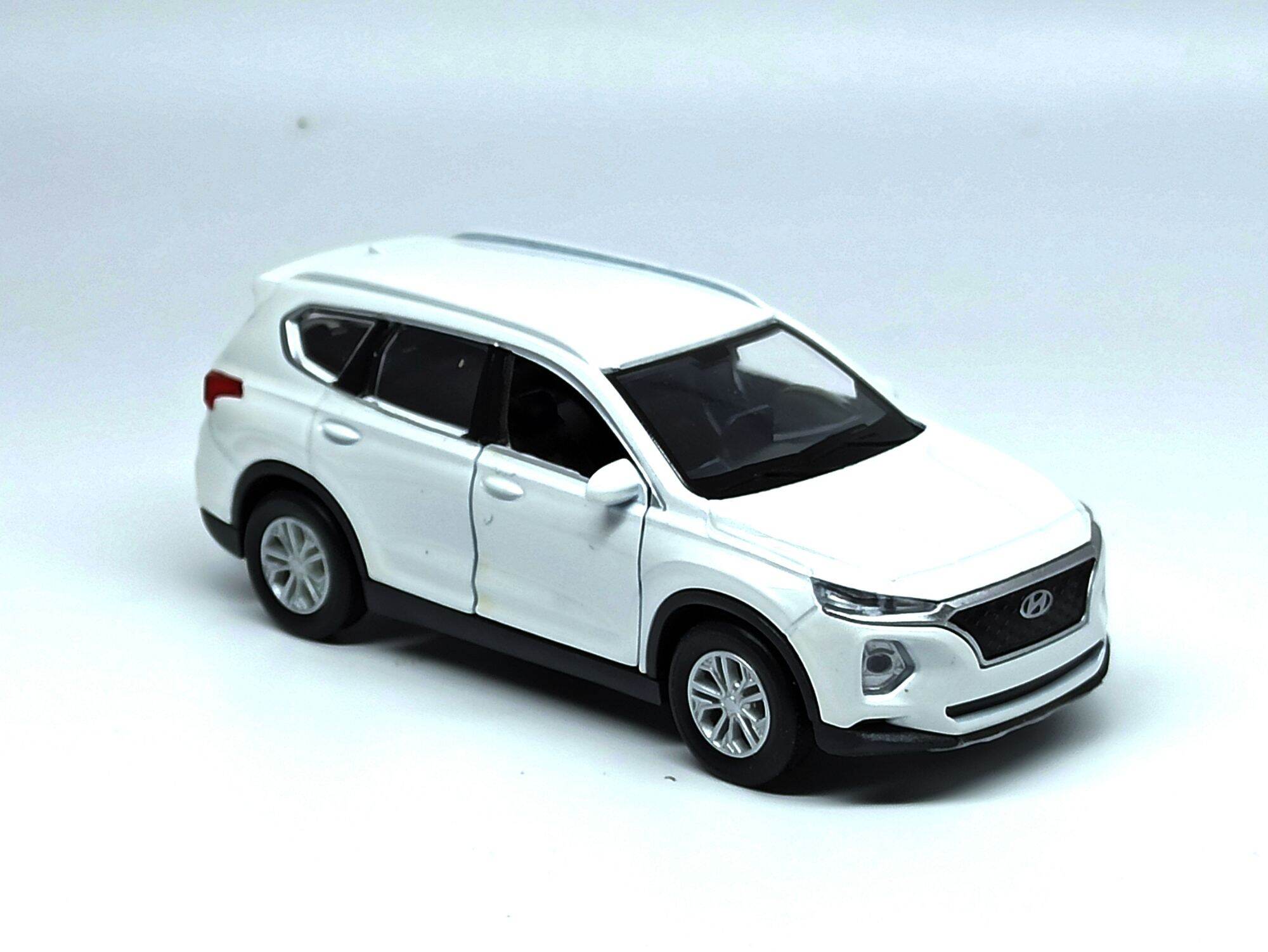 Mô hình xe Hyundai Santa Fe 2019