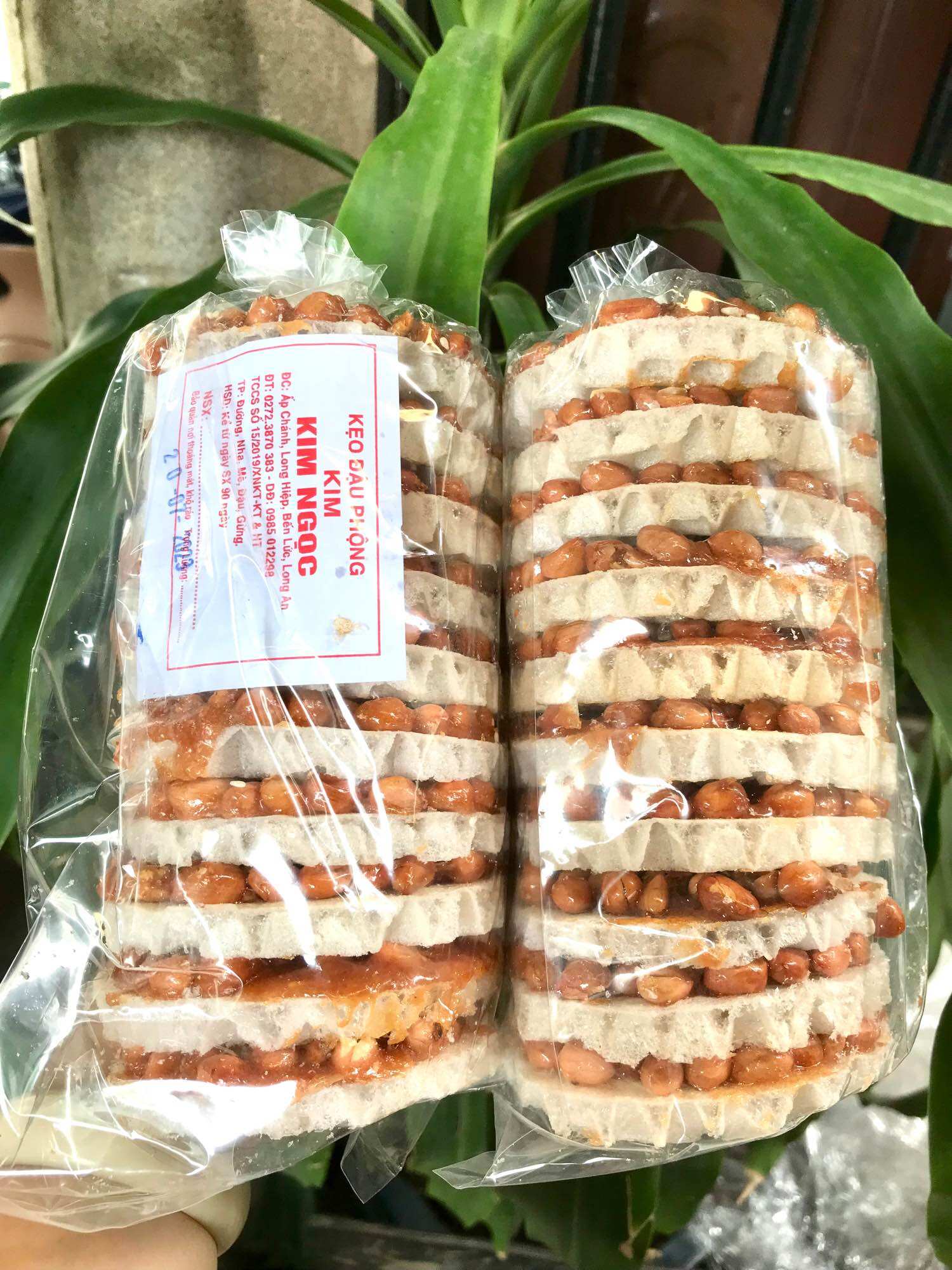 Kẹo đậu phộng bánh tráng cây 250g( 10 miếng )