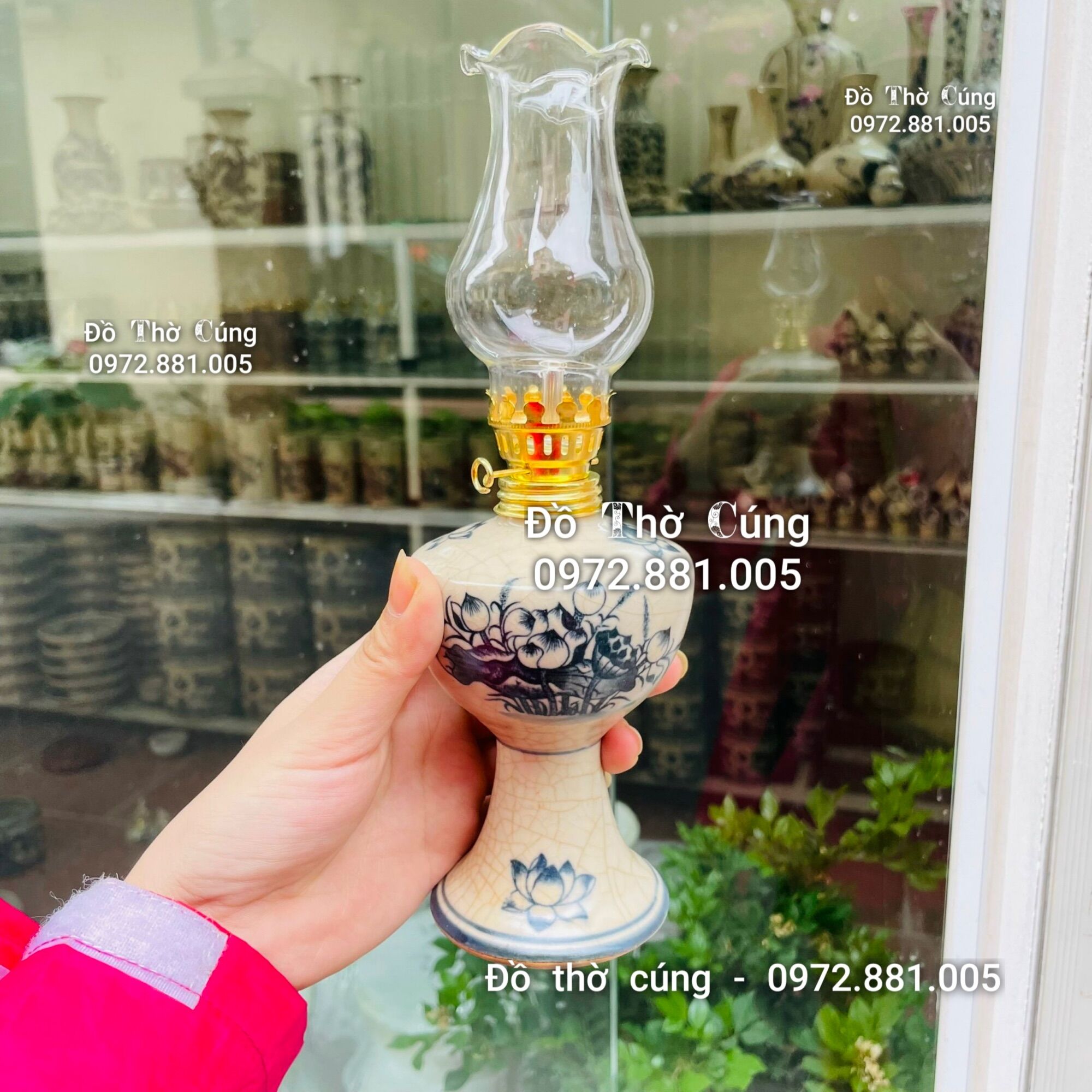 Đèn dầu men rạn cổ -đèn men rạn đen ( có bóng chup thuỷ tinh)