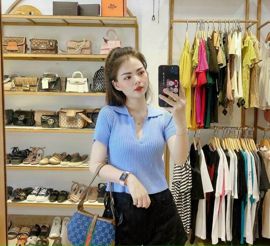 Áo Croptop Gân Cổ Bẻ Xẻ V