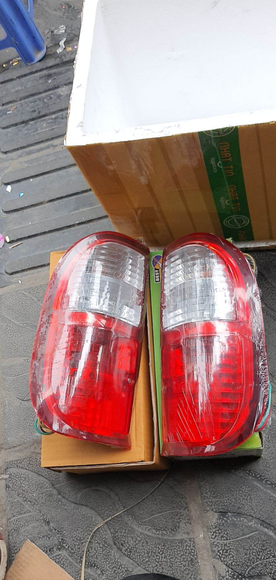 Đèn hậu forrango 2004