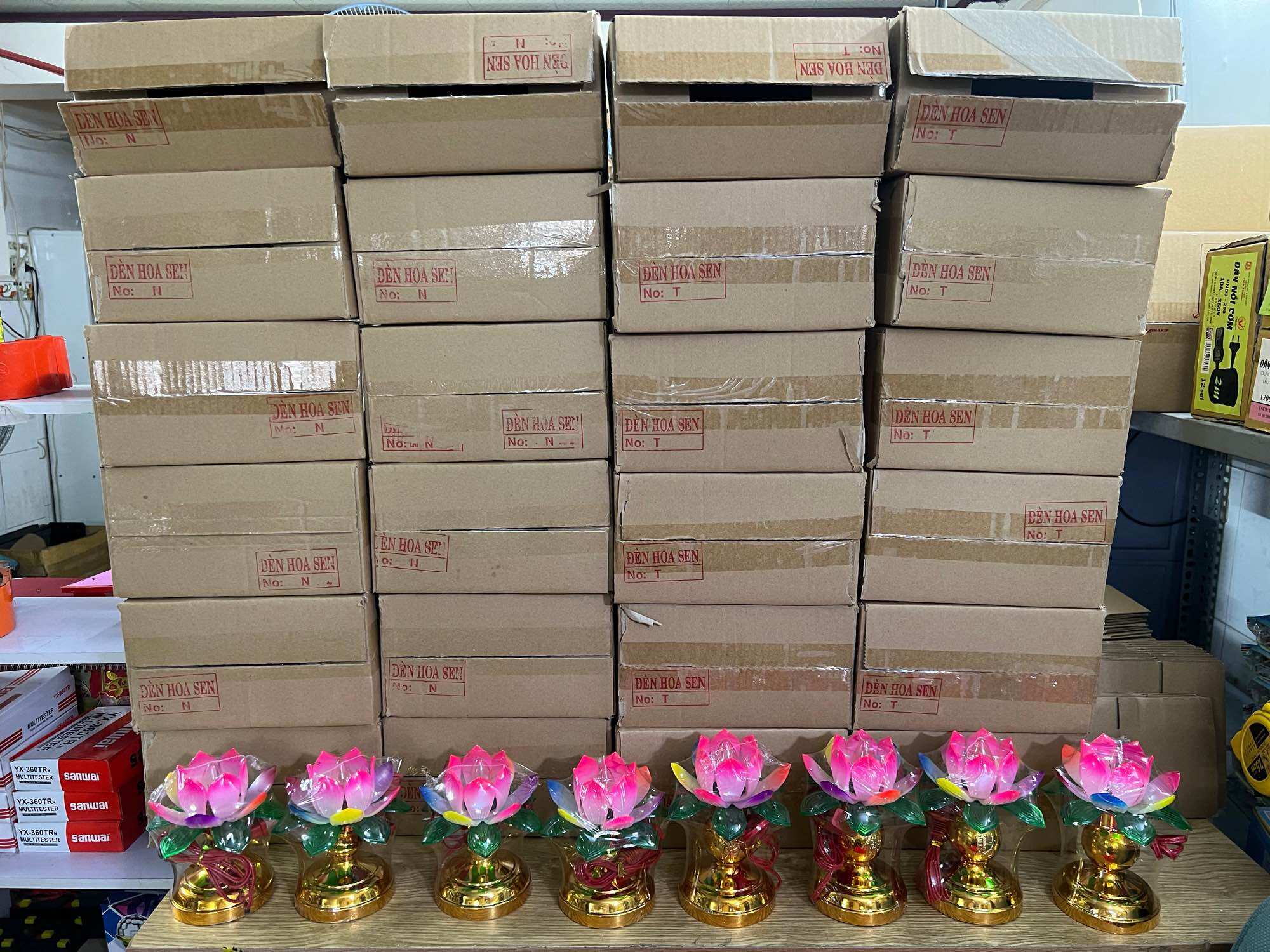 ( Combo 1 cặp ) Đèn thờ cúng HOA SEN dùng bóng trái ớt ( thay bóng dể dàng )