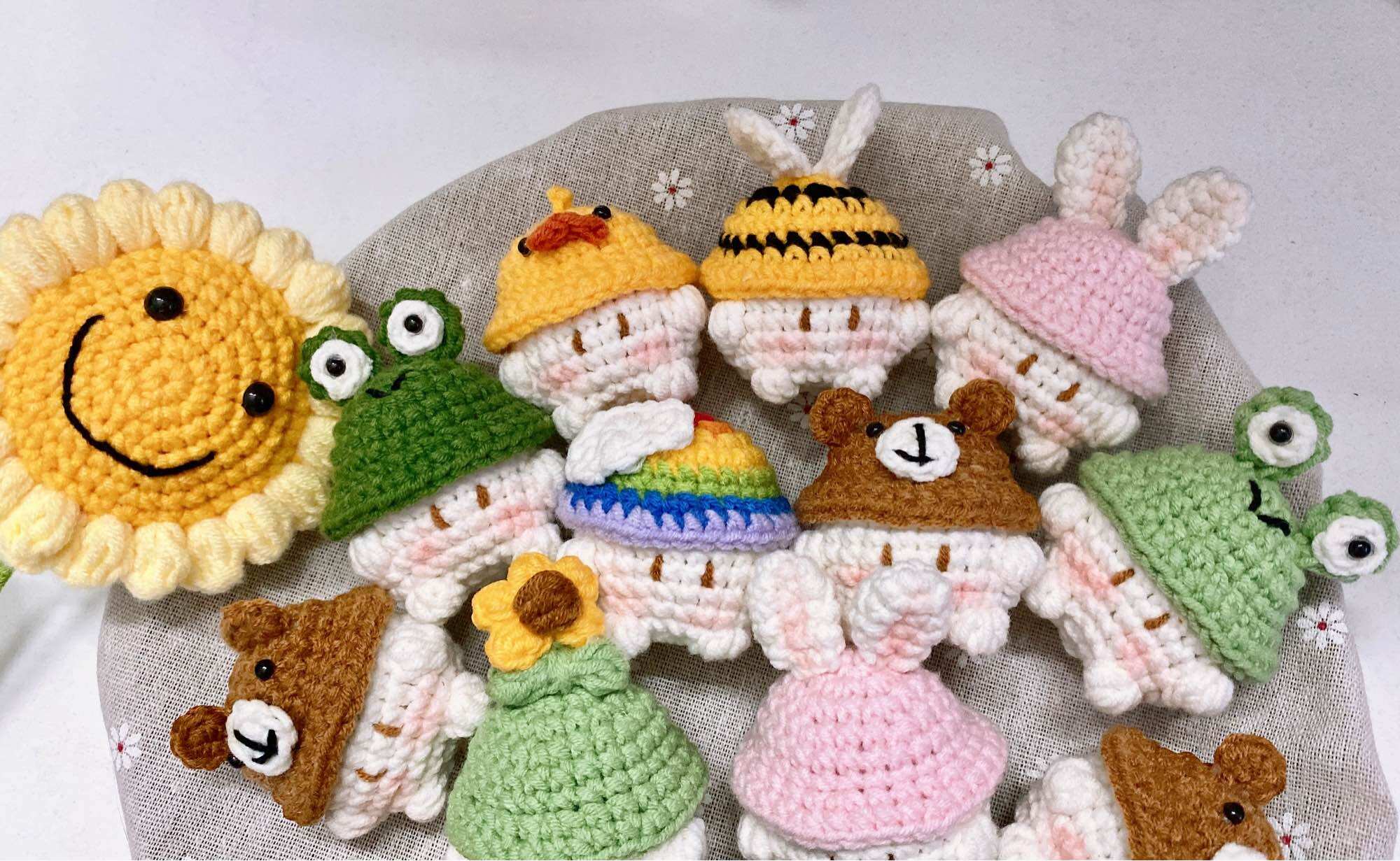 Móc khoá bé nấm mini handmade bằng len
