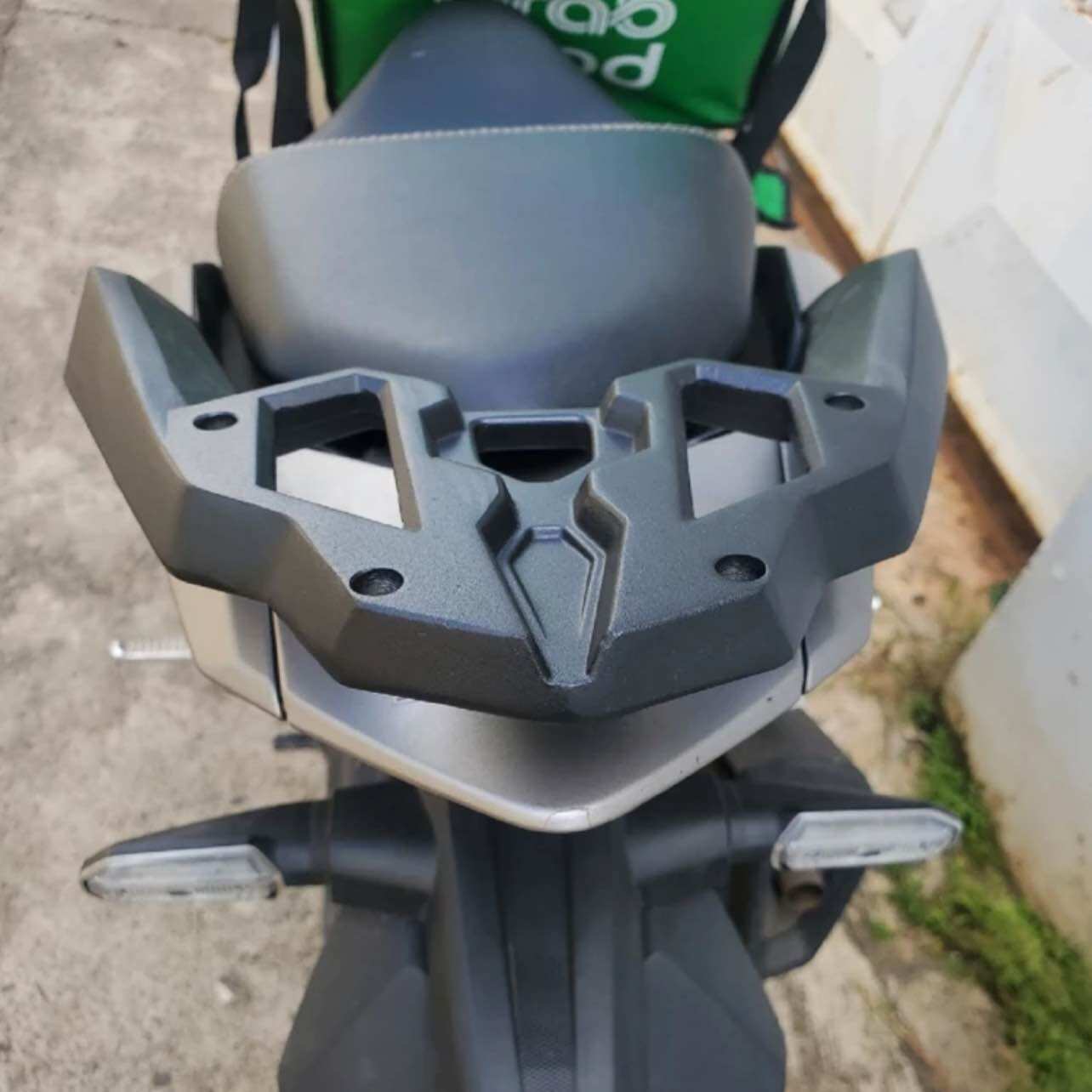 Cảng Sau Winner X Kiểu Robot Rocket Tay Dắt Winner x