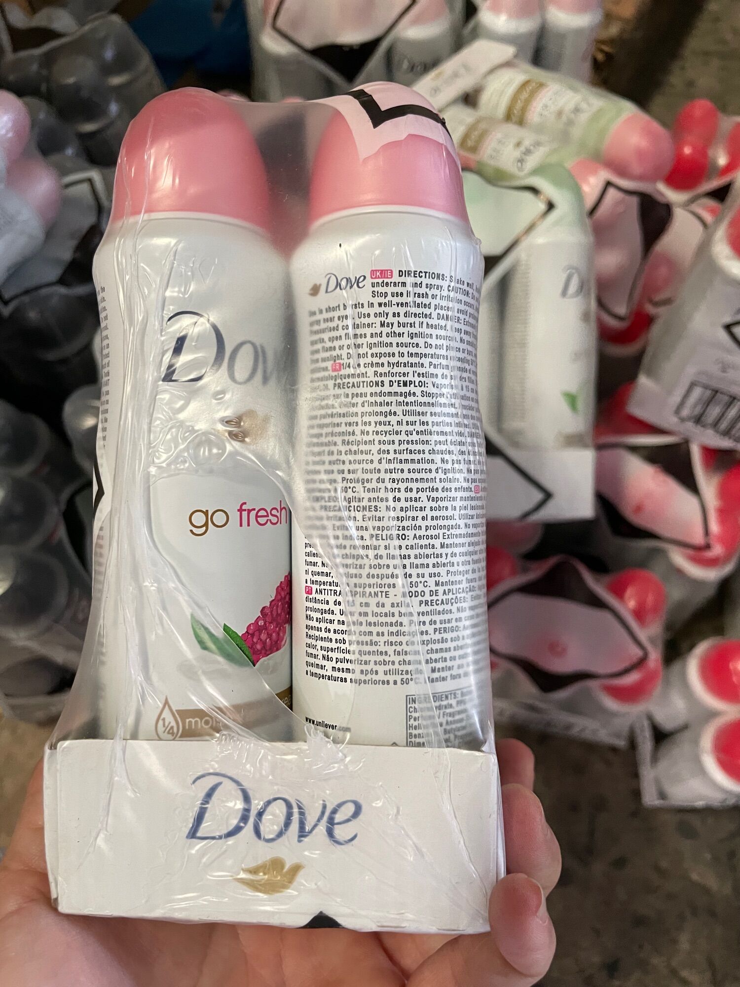 Combo 2 chai xịt khử mùi toàn thân Dove 150ml
