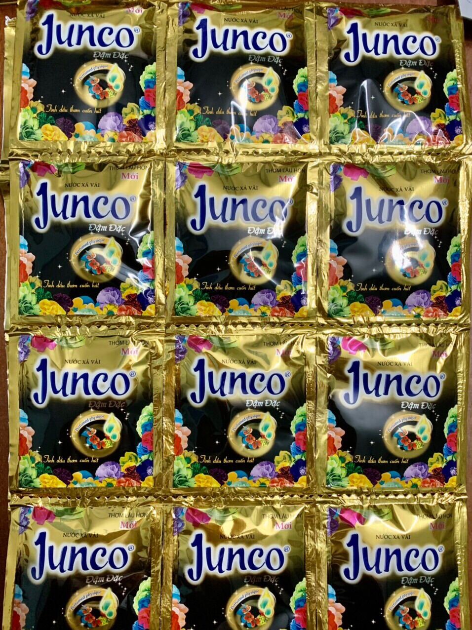 Nước xả vải đậm đặc Junco hồng ( combo 3 dây- 30 gói )