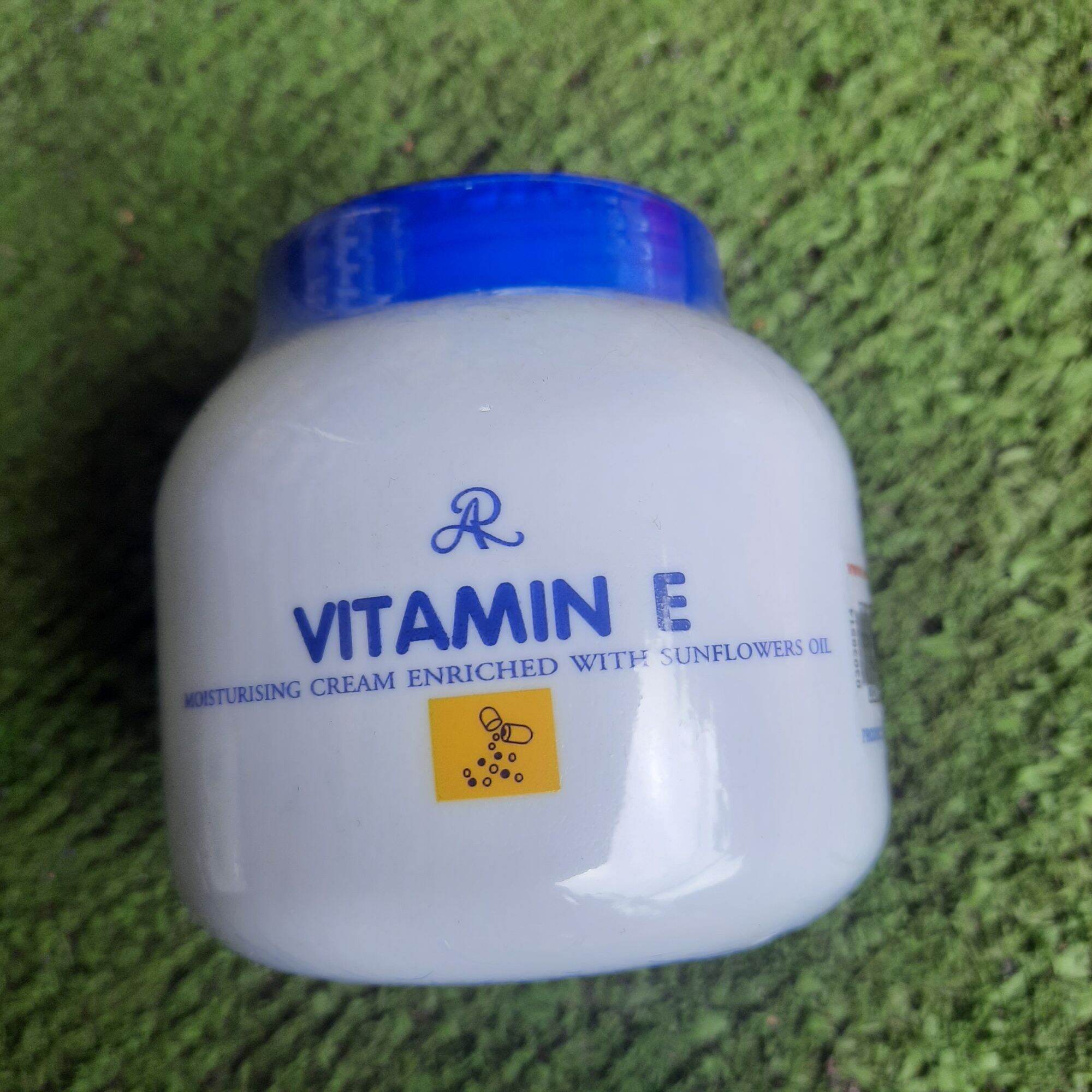 Kem Vitamin E Aron dưỡng ẩm