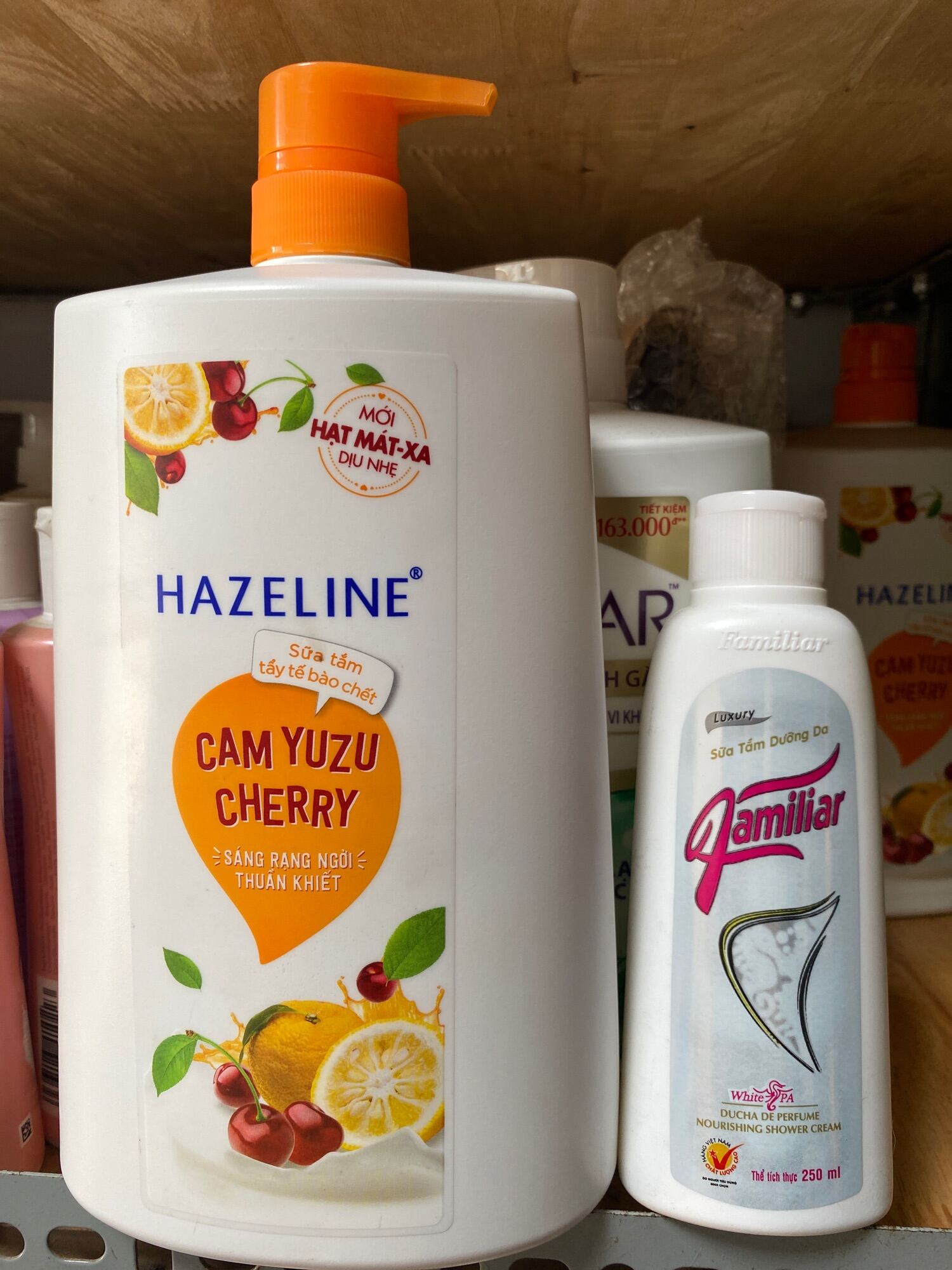 Sữa tắm Hazeline 1.2kg cam zuzu tặng kèm sữa tắm dưỡng da ngựa( số lượng có hạn) thumbnail