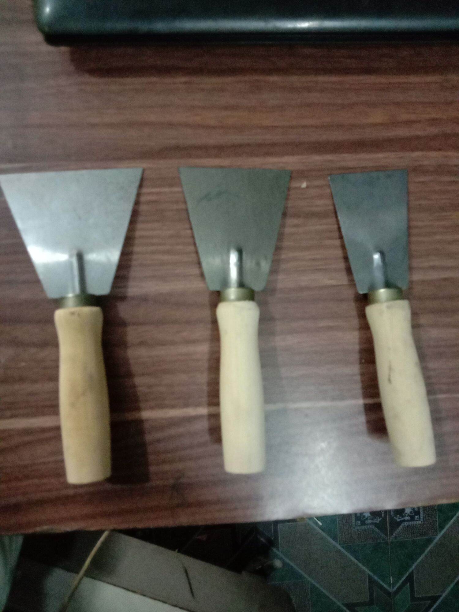 Sủi tường cán gỗ