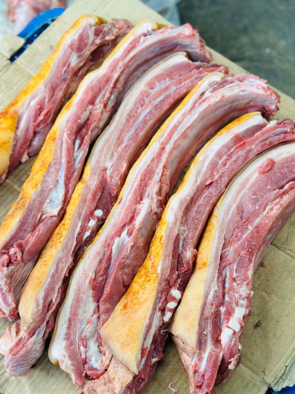 1kg Ba rọi Nai tươi dính sườn (giao nhanh)
