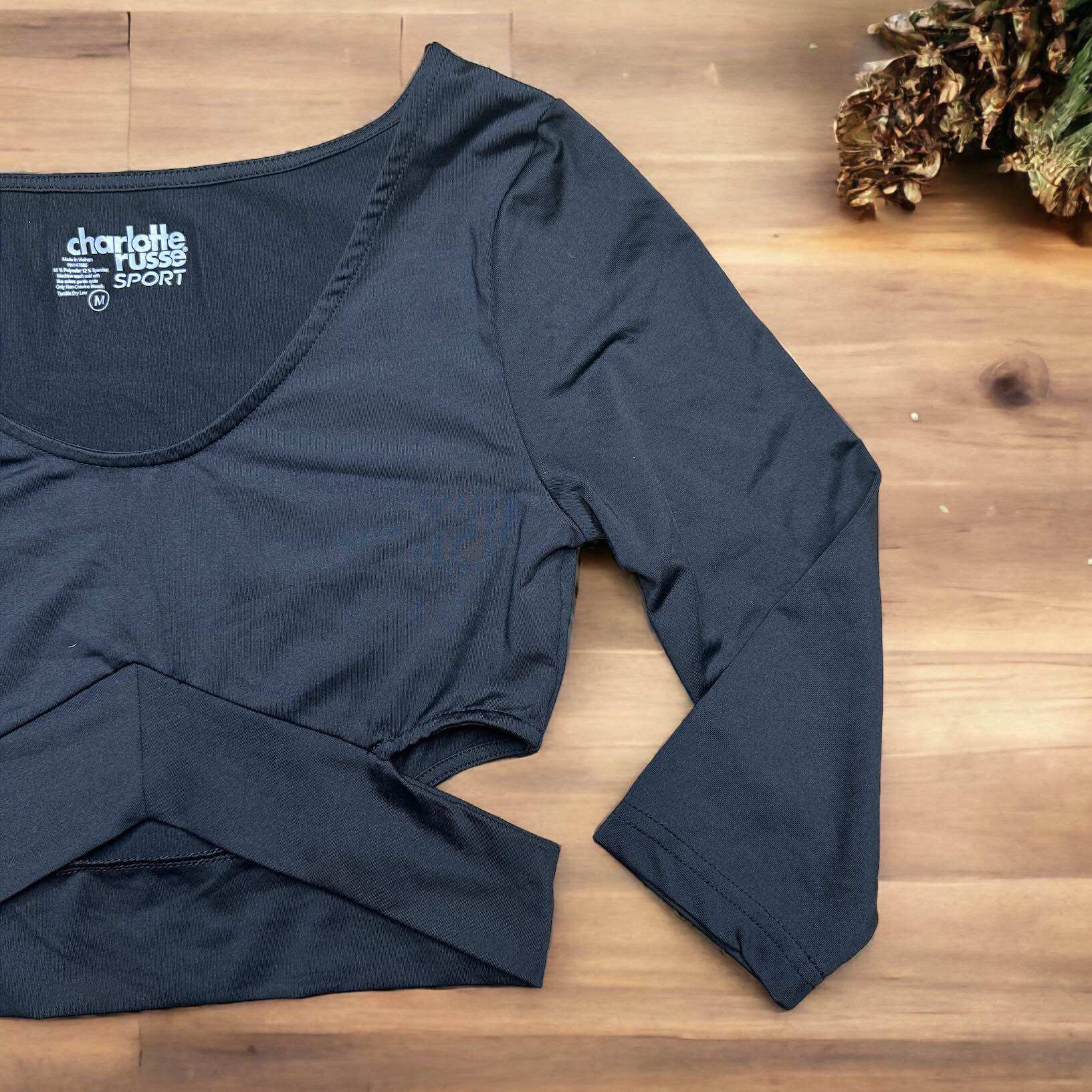 [HCM]Áo croptop cắt xoắn bụng