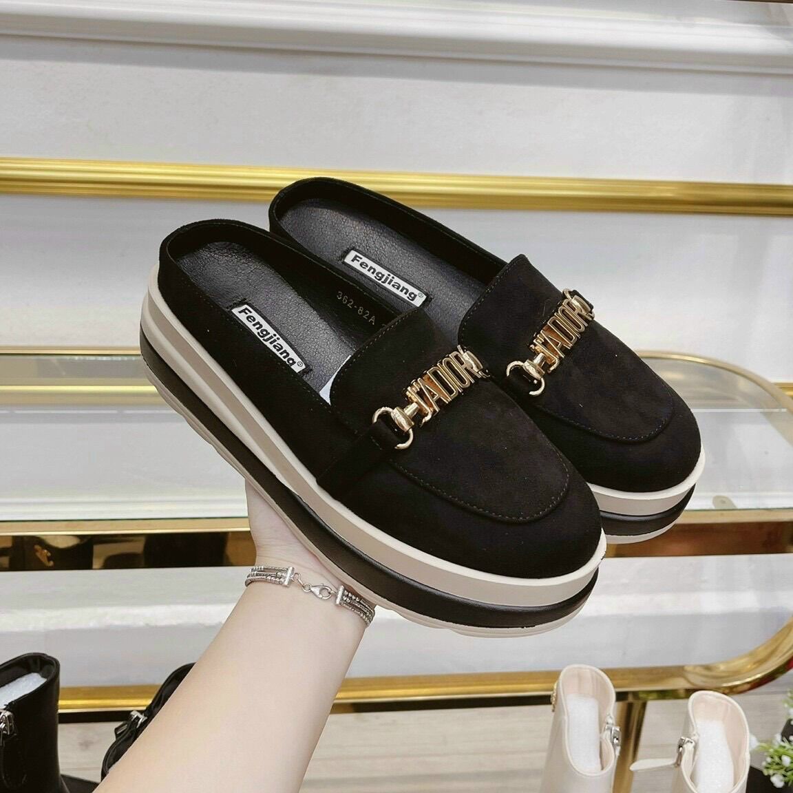 Giày sục mềm êm siêu nhẹ xinh