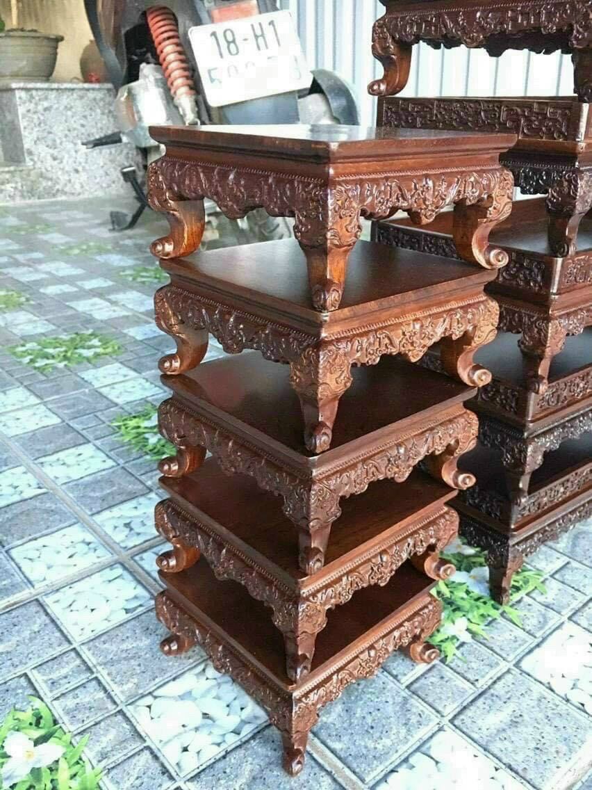 Kỷ kê đồ sứ gỗ gụ mặt vuông 20cm