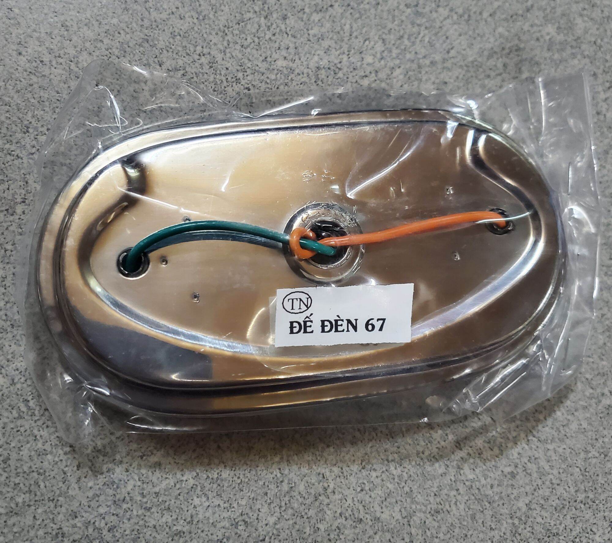 Đế đèn đuôi sau xe Cúp 81, 67, 78 và CD ( Inox).