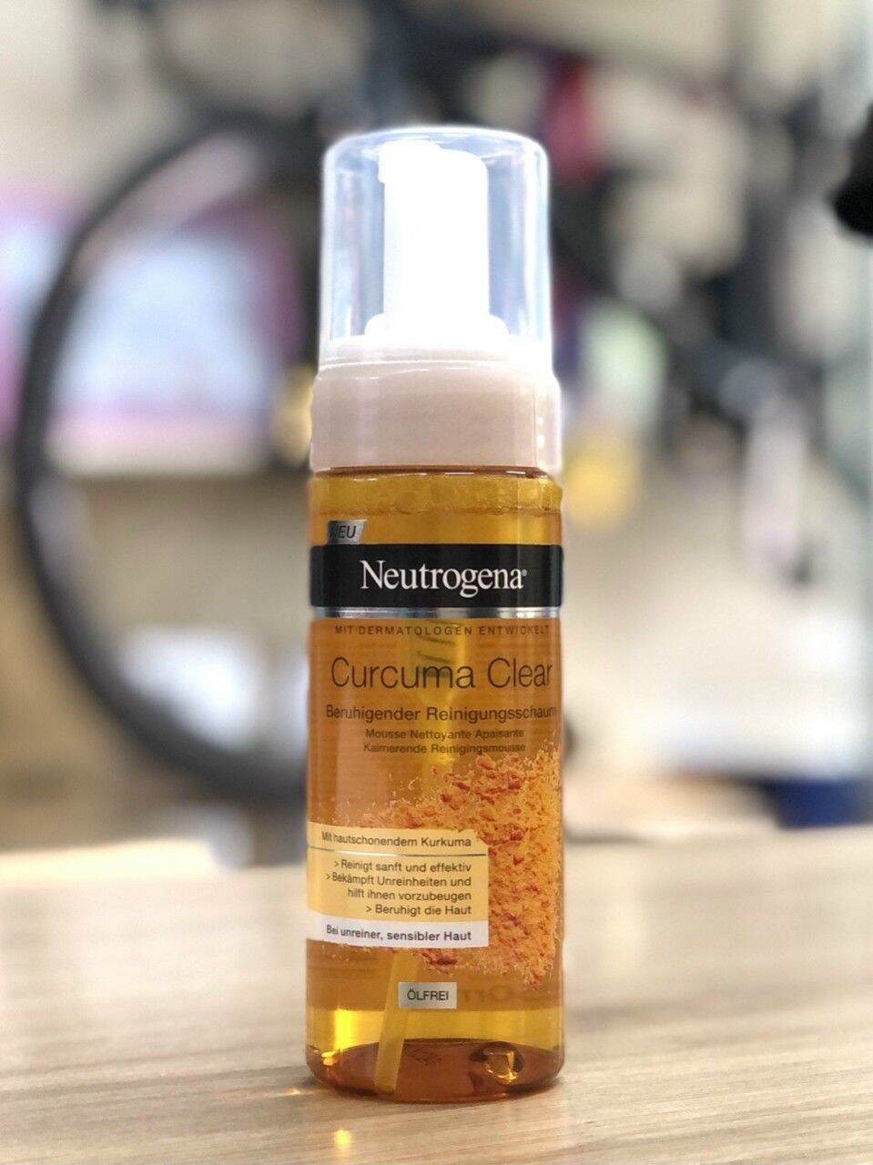 Sữa Rửa Mặt Tinh Chất Nghệ tạo bọt Neutrogena Cucruma