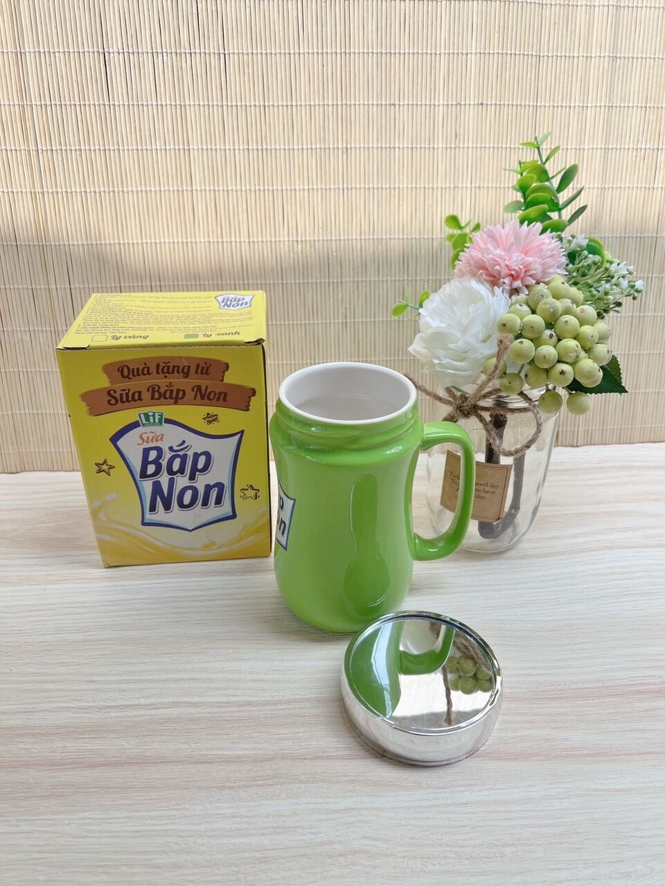 Ly sứ có nắp giữ nhiệt 350ml - nắp soi được