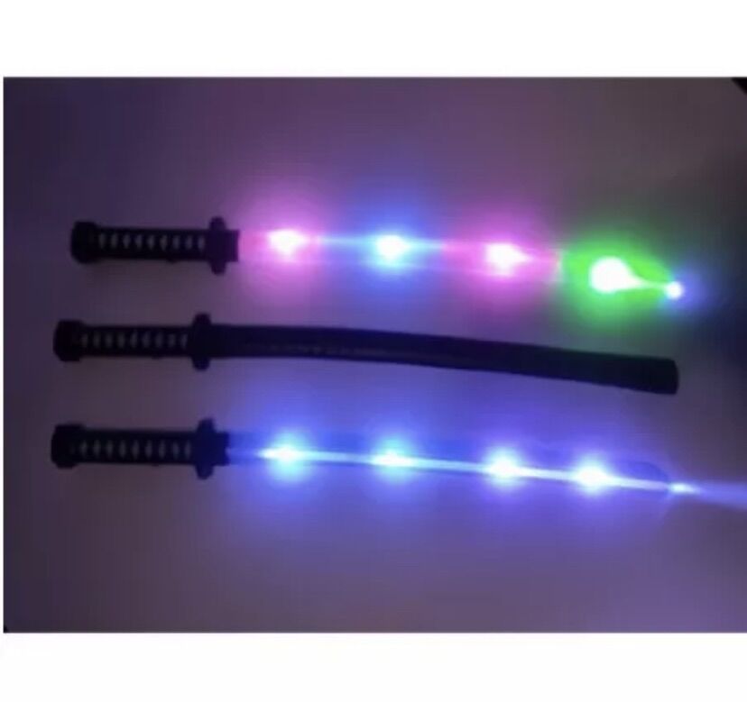 Kiếm phát sáng katana 2022