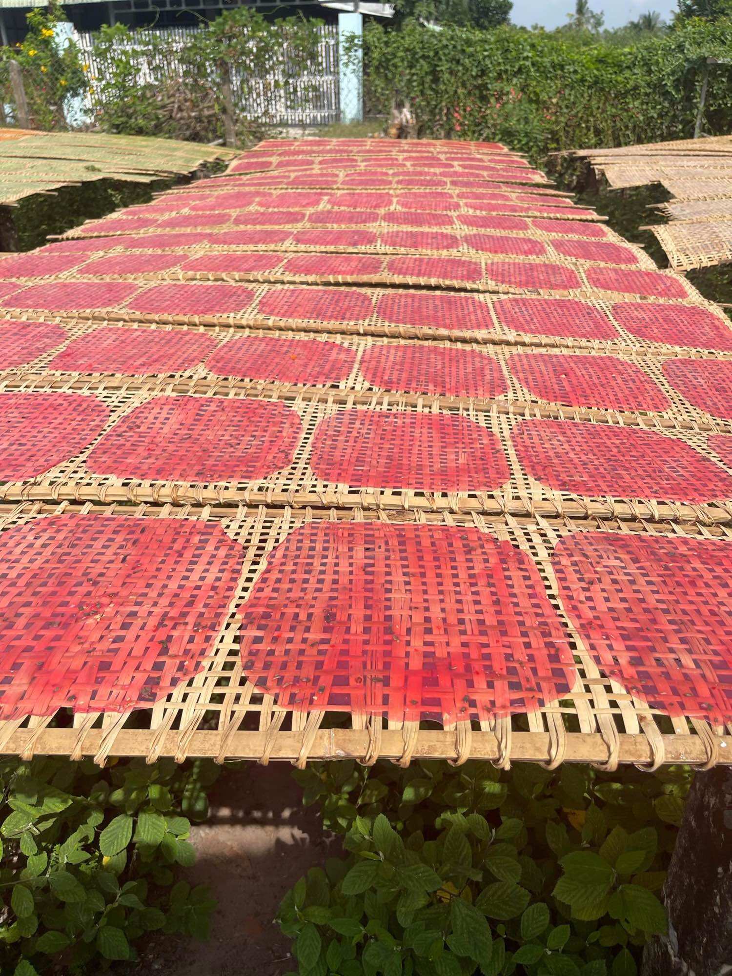Bánh tráng dẽo sợi thanh long