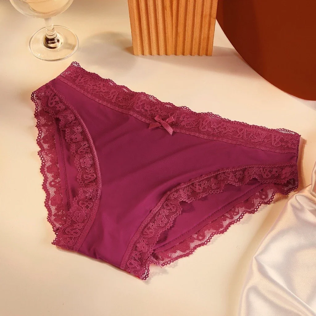 Quần lót nữ Vic viền ren