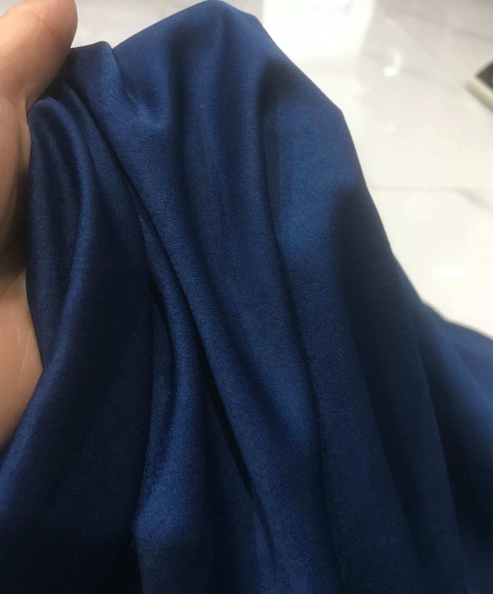 Vải Lụa Tằm Ướt (loại 1)xanh cổ vịt dày vừa mềm rũ co giãn(khổ 1m5)may đầm váy ,áo kiểu , áo dài  đẹp sang thời trang