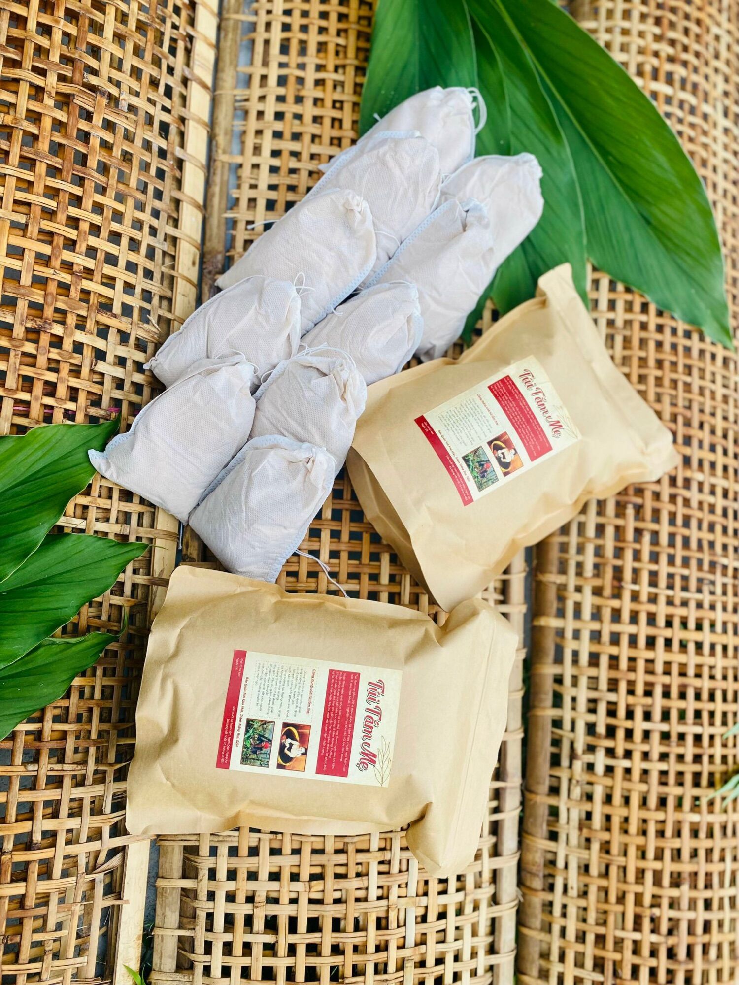 Lá tắm sau sinh người Dao đỏ cho mẹ  (dạng túi lọc)