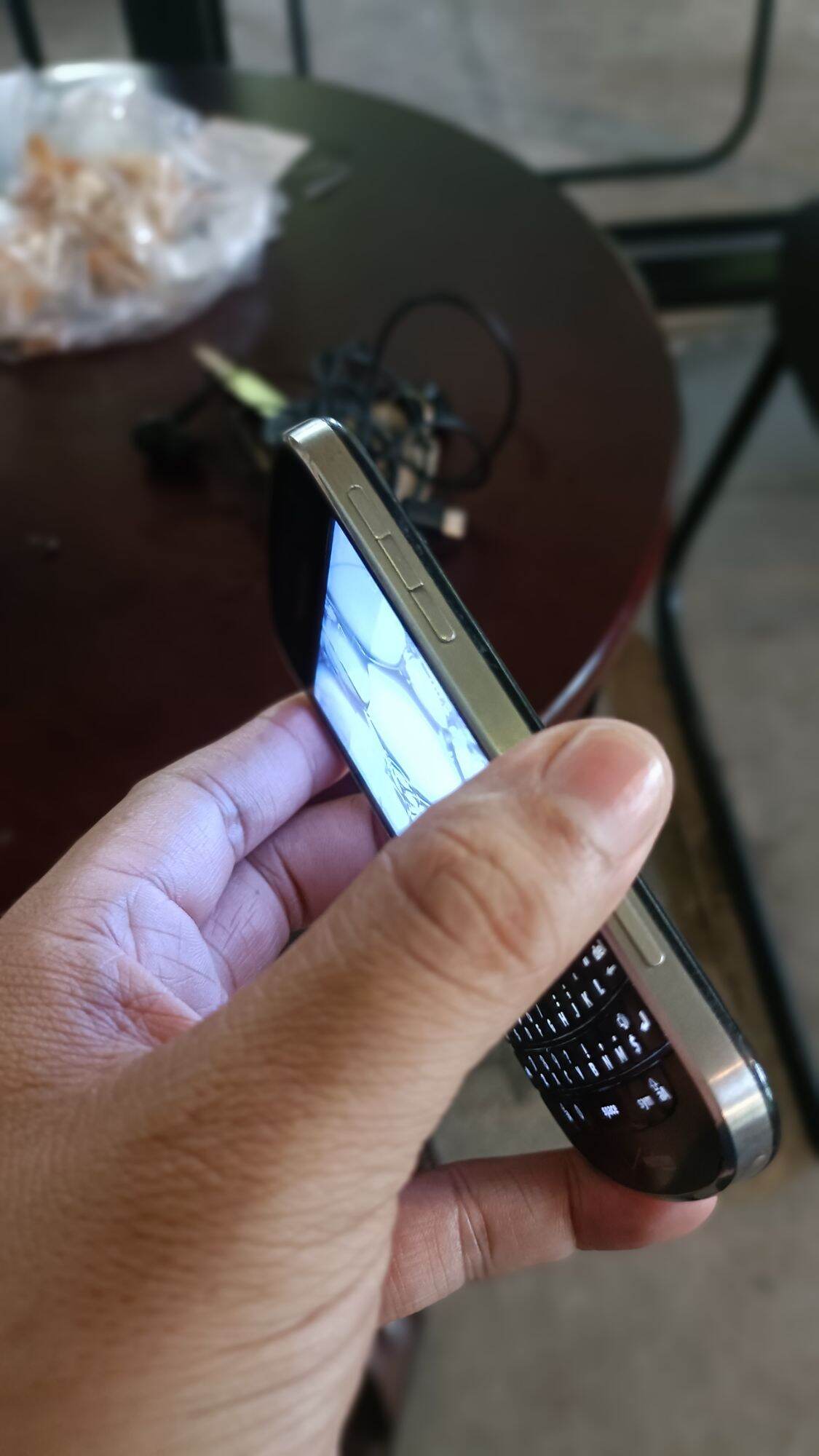 Điện thoại BlackBerry 9900 hàng đẹp