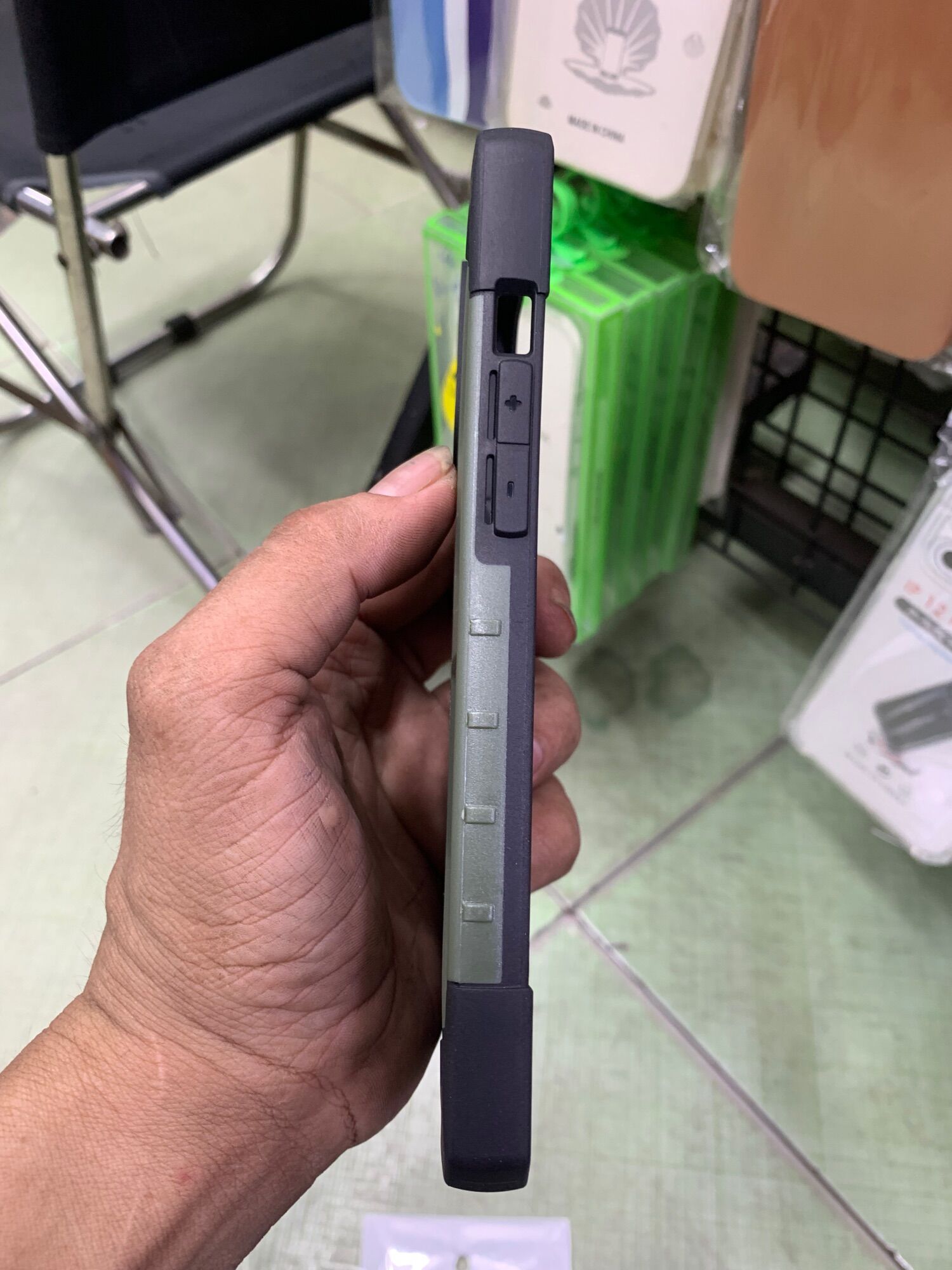 Ốp lưng iPhone 13 Promax dày chống sốc UAG