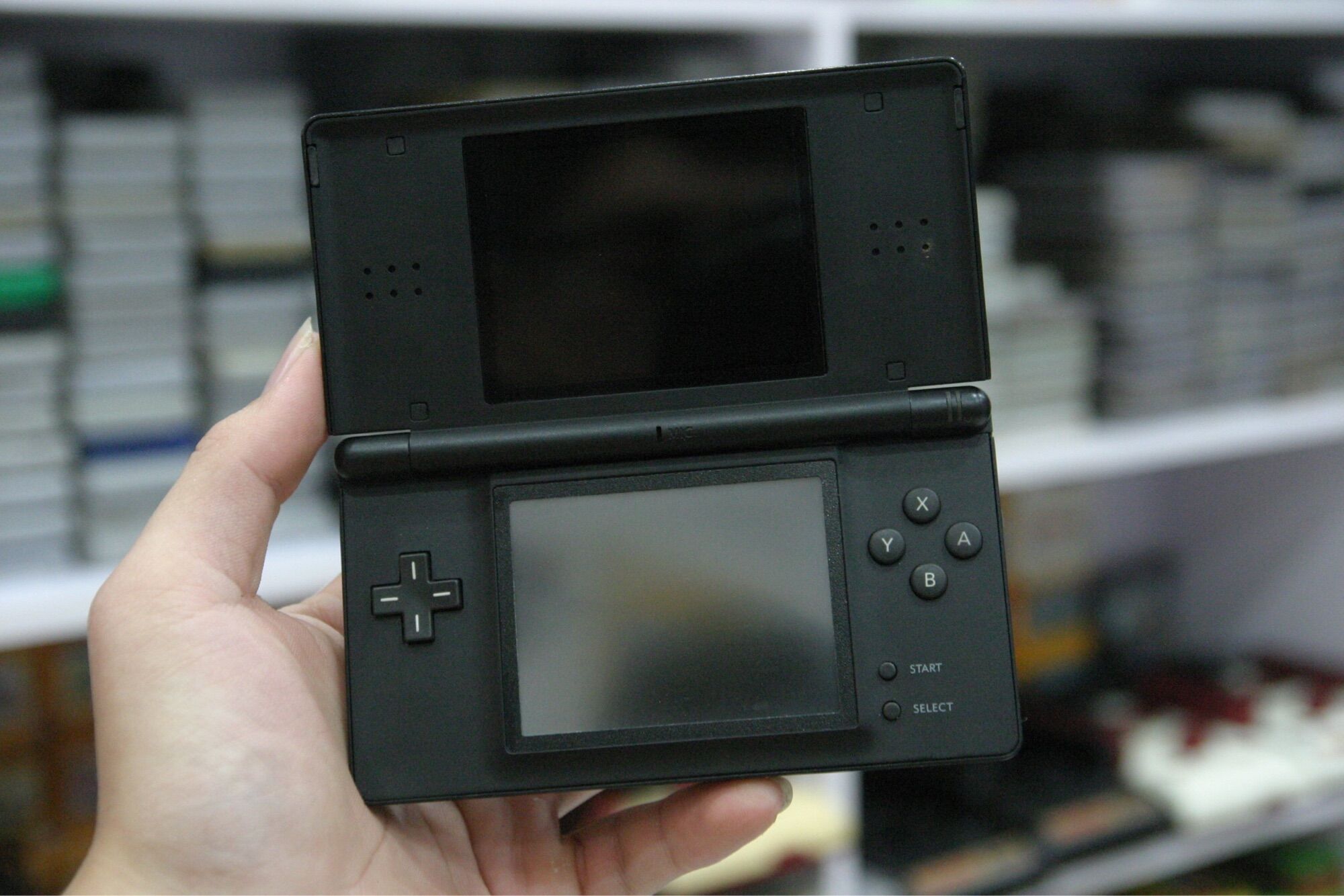 Máy Nintendo DS Lite đen xanh đỏ 99%