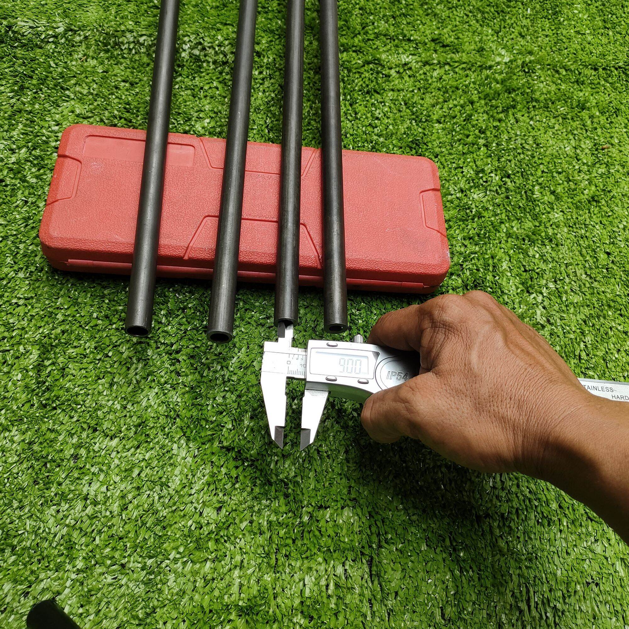 Ống thép đúc liền mạch lỗ trong 9 phi ngoài 14