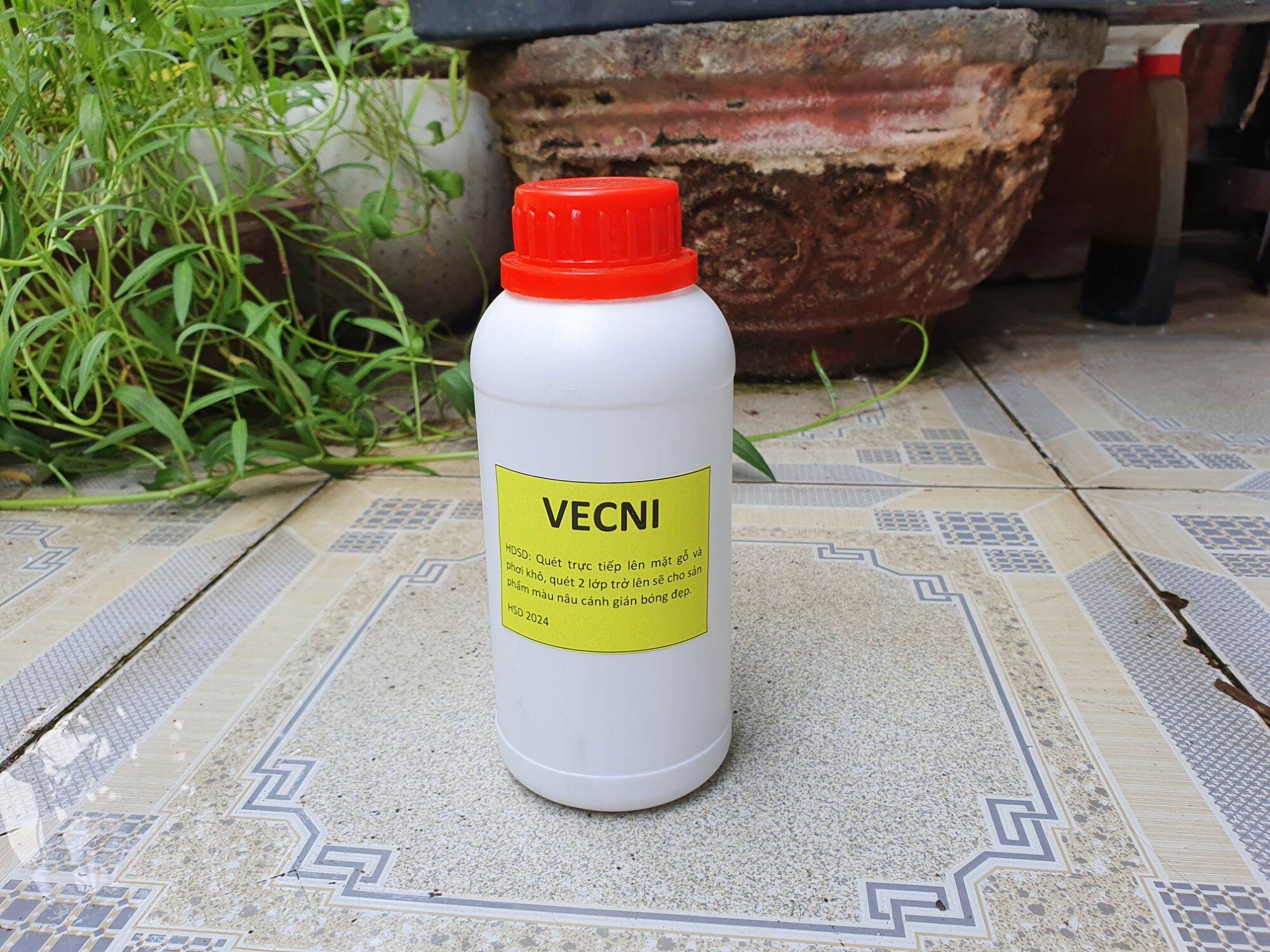 1 lít  vecni  quét  gỗ màu  cánh  gián,