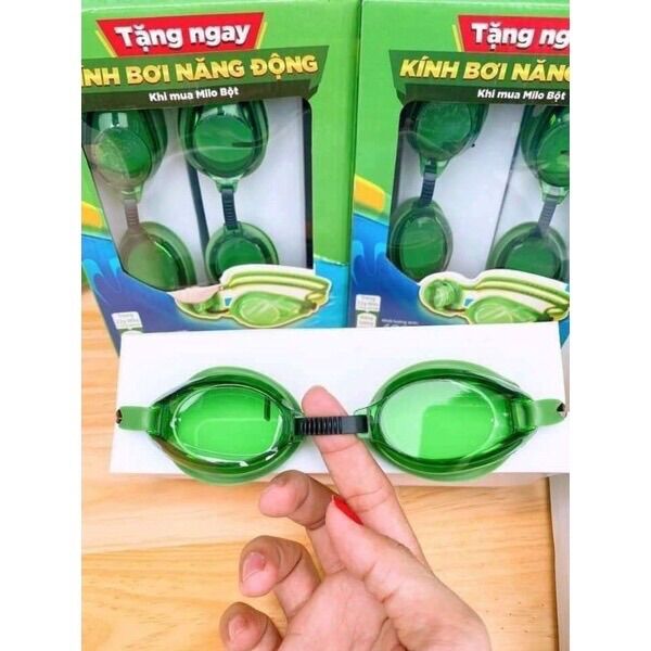 Kính bơi cho bé - quà từ Milo